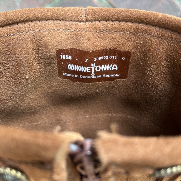 Minnetonka, five layer fringe boot - Picture 4 of 6